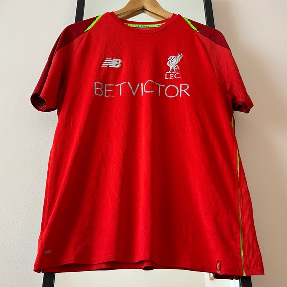 Vintage 2018 Liverpool FC ⚽️ New Balance Soccer Jersey LFC Betvictor EPL - Picture 7 of 15